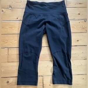 Lululemon cropped leggings size 6